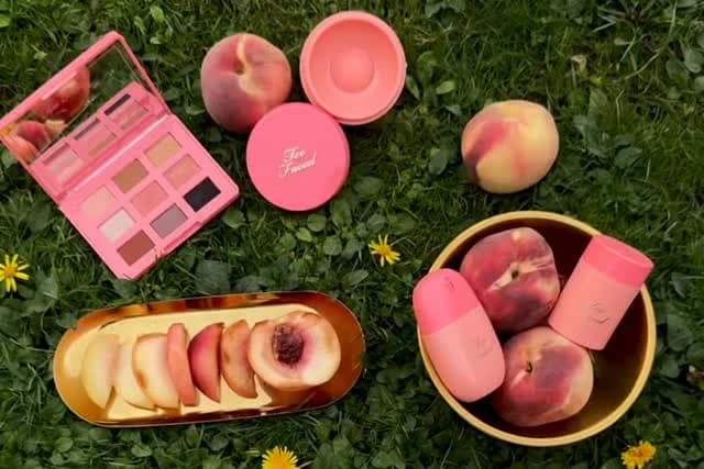 Too Faced — Collection Peach
